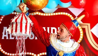 Columbus-Monte-Carlo-children-birthday-party-circus-artist
